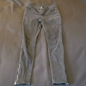 White House Black Market skinny leg black jeans 00